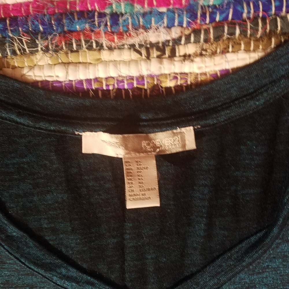 F21 Heathered Black&Teal V-Neck Tee - Picture 3 of 4
